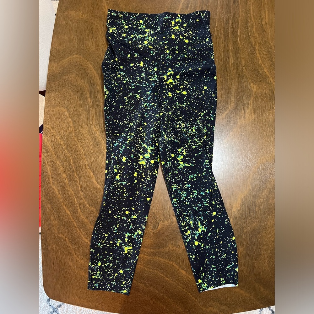 Lululemon pace base leggings, size 8.
